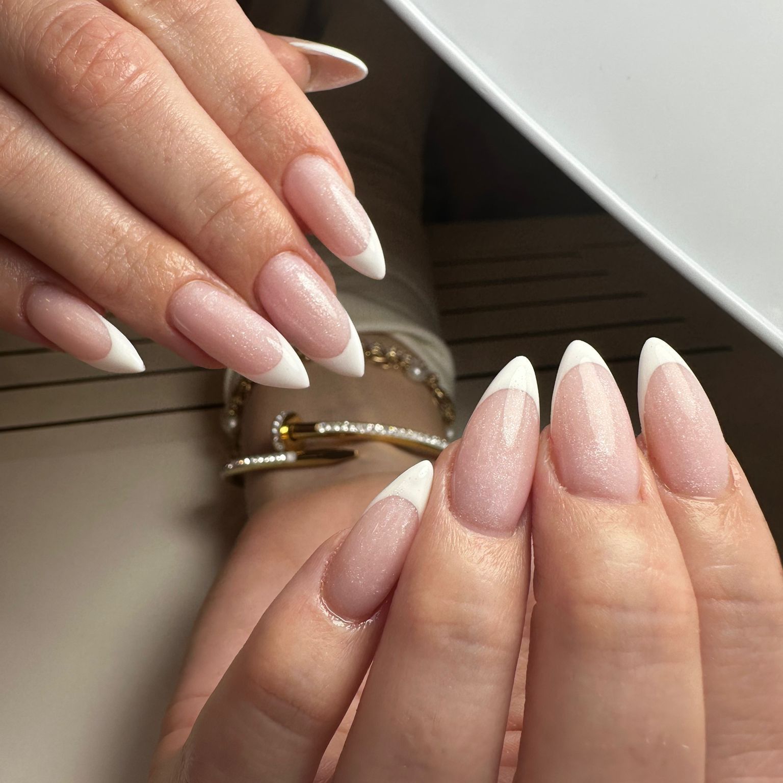 Manicura francesa moderna