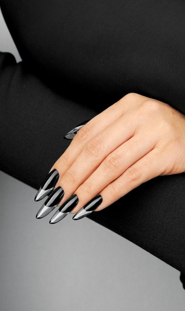 Herramientas y productos del centro Premier Nails Santander
